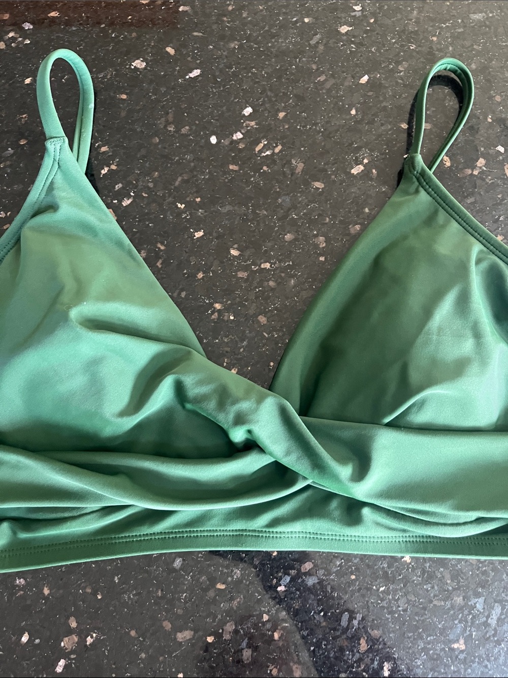 Cupshe Twist-Front Bikini Top in Army Green XL - Picture 5 of 10